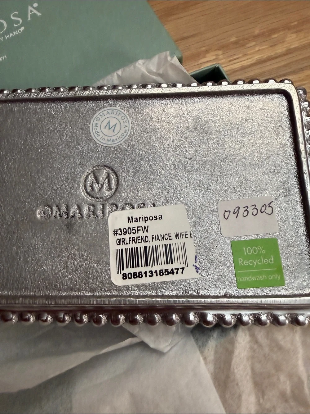Mariposa branded gift